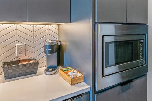 Nhà bếp/bếp nhỏ tại Kasa Scottsdale Quarter Phoenix