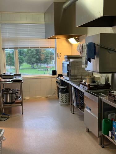 Kjøkken eller kjøkkenkrok på Lofotr Overnatting