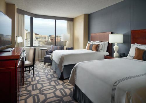 Omni Richmond Hotelにあるベッド