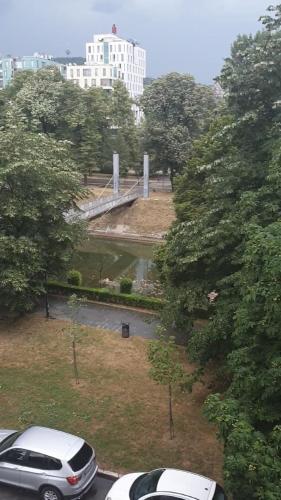 Landskap semula jadi dekat dengan apartmen