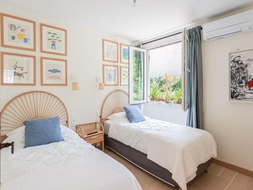 Postel nebo postele na pokoji v ubytování Sea View Villa with Pool