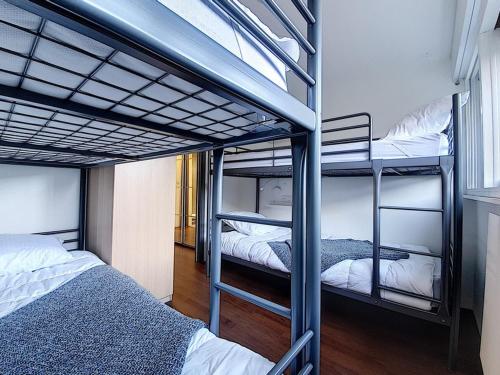 Charmant 2 pièces rénové au centre avec balcon sud, Wi-Fi - FR-1-344-851
