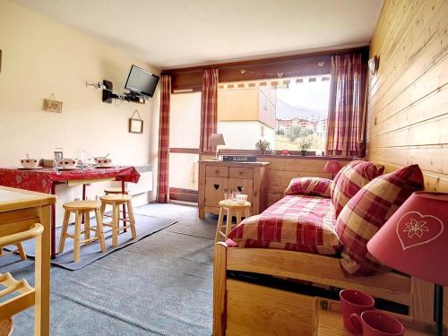 Studio cabine 4 pers. proche pistes avec balcon et parking - FR-1-344-863