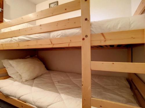 Studio cabine 4 pers. proche pistes avec balcon et parking - FR-1-344-863