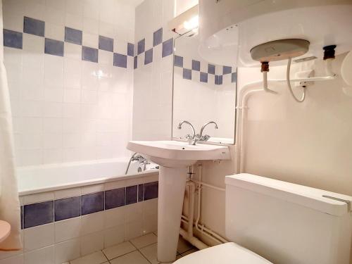 Studio cabine 4 pers. proche pistes avec balcon et parking - FR-1-344-863