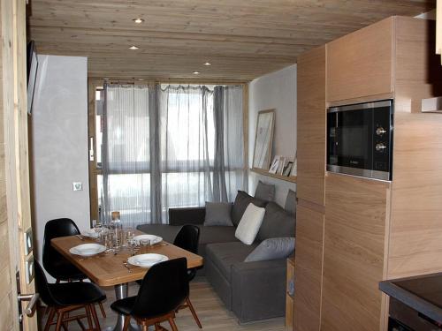 Appartement rénové proche pistes avec balcon - FR-1-344-893