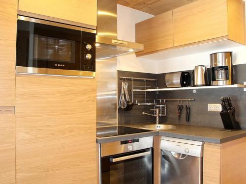 Appartement rénové proche pistes avec balcon - FR-1-344-893