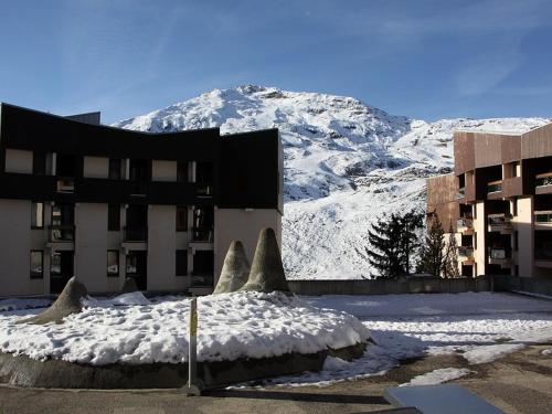 Appartement rénové proche pistes avec balcon - FR-1-344-893