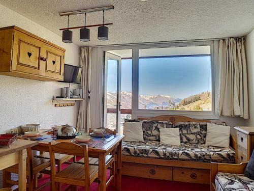 Duplex skis aux pieds avec balcon – 4 pers, 2 flocons - FR-1-344-943