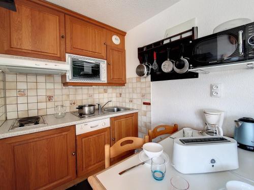 Appartement lumineux proche des pistes avec balcon - FR-1-344-982