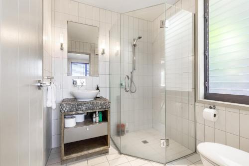 Ένα μπάνιο στο The Sands - Apartment 20 - Stay Waiheke