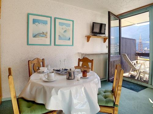 Studio ski aux pieds avec balcon exposé Sud-Ouest - FR-1-344-1000