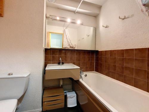 Appartement confortable Proche des pistes Balcon - FR-1-344-1032