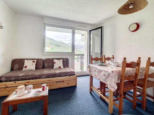 Studio rénové proche des pistes avec balcon - FR-1-344-1063
