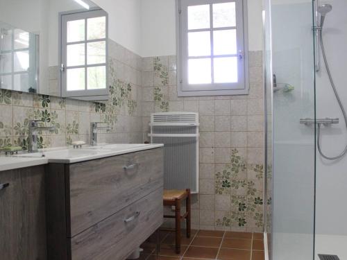 Koupelna v ubytování Maison Saint-Denis-d'Oléron, 5 pièces, 9 personnes - FR-1-246A-143