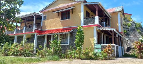 Το κτήριο όπου στεγάζεται  το bed & breakfast