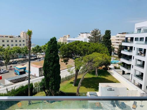 Imagem da galeria de Sea view luxury new apartment Marbella Port em Marbella