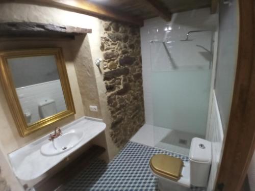 Ένα μπάνιο στο Hostal La Medina de Camponaraya