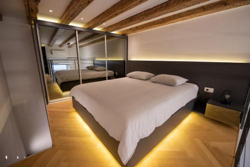 Postel nebo postele na pokoji v ubytování M&M studio Zadar