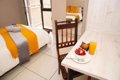 Cama o camas de una habitación en Alucarni Guest House with solar energy