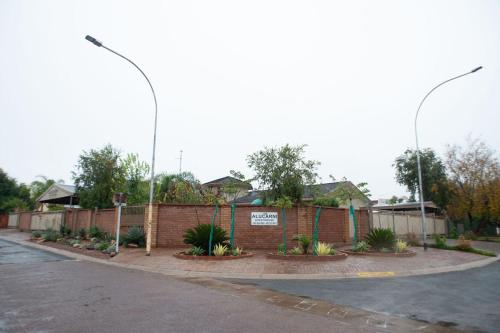 Imagen de la galería de Alucarni Guest House with solar energy, en Upington