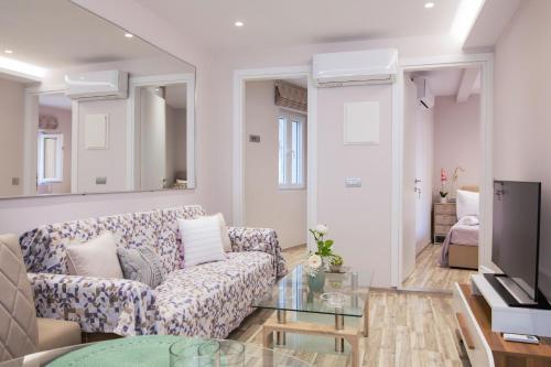 Electra's house