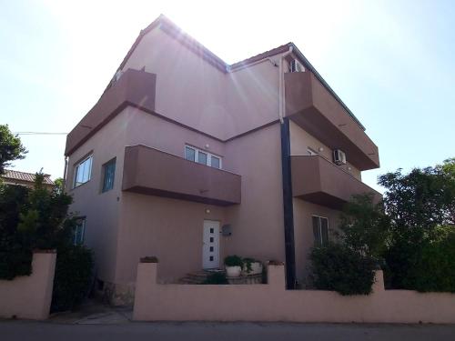 Pansion Stones Murter