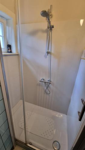 Un baño de B&B Villa Fernadine