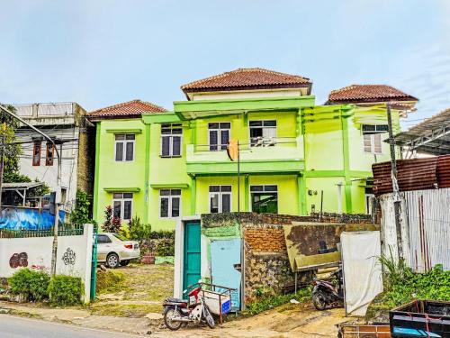 Gallery image of SPOT ON 91325 Pondok Hijau Guest House Syariah in Cilimus 2