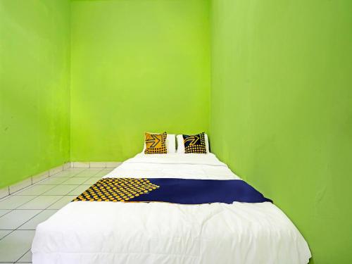 Gallery image of SPOT ON 91325 Pondok Hijau Guest House Syariah in Cilimus 2
