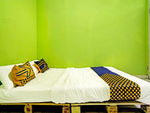 Gallery image of SPOT ON 91325 Pondok Hijau Guest House Syariah in Cilimus 2