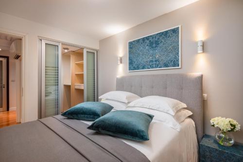 Royal palms luxury apartment