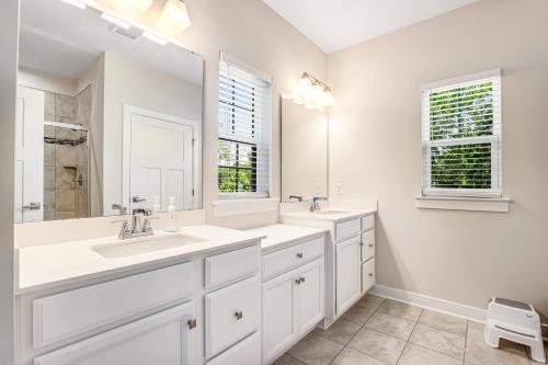 Ένα μπάνιο στο Parkside at Bethany --- Peregrine Way
