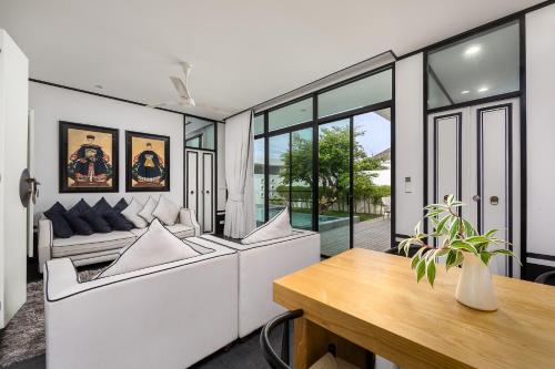 Χώρος καθιστικού στο MONO LUX Villa x MonthStayZ Thailand