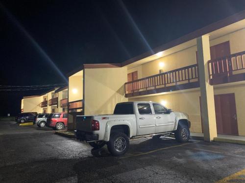 Gallery image of Executive Inn in Rusk