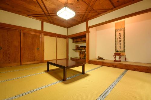 Zdjęcie z galerii obiektu 高野山 宿坊 大明王院 -Koyasan Shukubo Daimyououin- w mieście Kōya-san