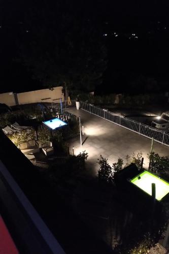 Razione K Appartamenti & SPAの敷地内または近くにあるプール