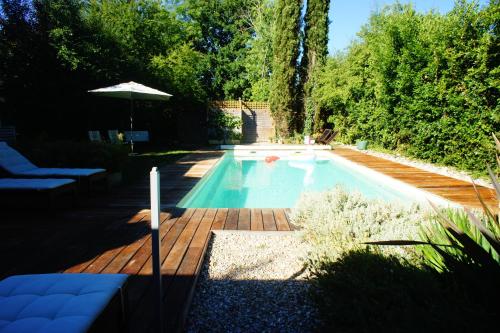 Bazén v ubytování La Maison Verte Albi nebo v jeho okolí