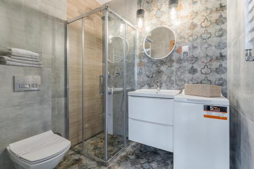 Copper Apartment tesisinde bir banyo