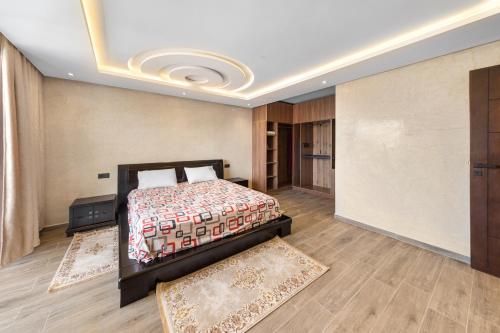 Letto o letti in una camera di Villa MOSA 3 beds + 3 Bath villa with pool