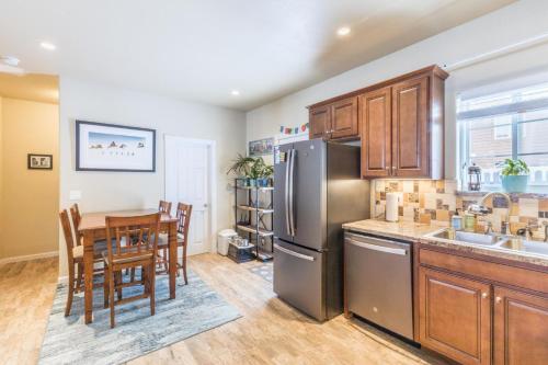 1711 Hinkson Terrace – Photos 2