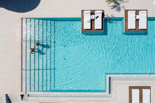 O vedere a piscinei de la sau din apropiere de Sun Beach Resort