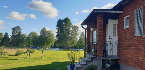 Zahrada ubytování Rum på Näset 42 i Äppelbo Vansbro