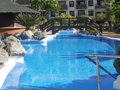 Precioso apartamento con piscina junto al mar