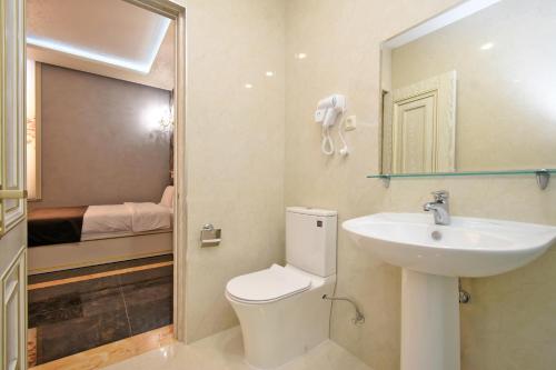 Koupelna v ubytování Macao Hotel