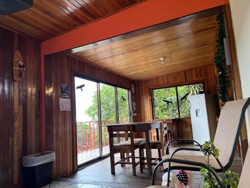 Balkón nebo terasa v ubytování Monteverde Monkey Hostel