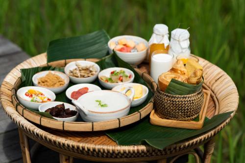 Еда / где поесть недалеко от курортного отеля