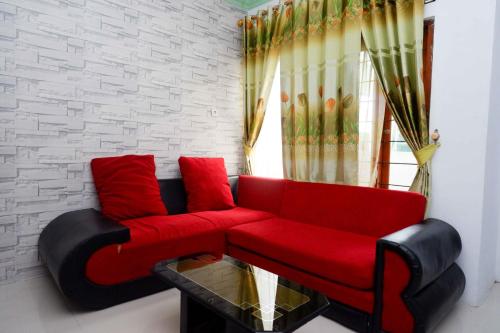 Гостиная зона в RedDoorz Syariah near RS Mitra Siaga