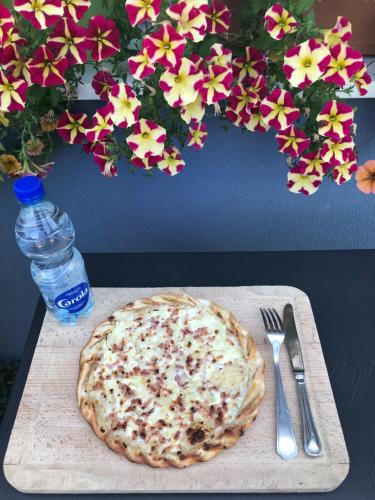 ホテルの敷地内または近くでの食事または食べ物