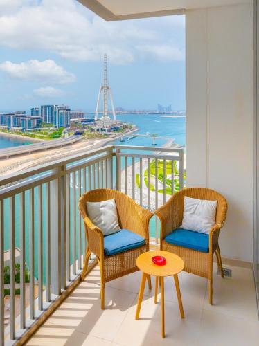 Balcone o terrazza di EDEN'S Homes & Villas - 52-42 Emaar